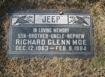 Moe, Richard Glenn gravesite