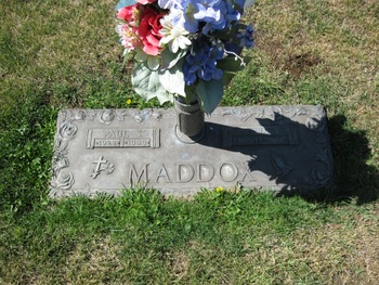 Maddox, Challis Lee gravesite