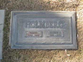 Holmberg, Maxine Melanie gravesite