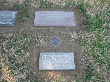 Knight,   Gail Antoinette gravesite