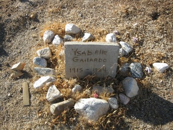 Gallardo,   Ysabelle gravesite