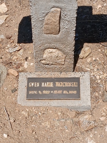 Watchinski, Mary Gwendolyn ('Gwen') gravesite